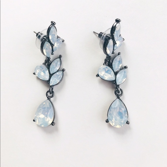 Iridescent silver/blue earrings - Picture 3 of 7